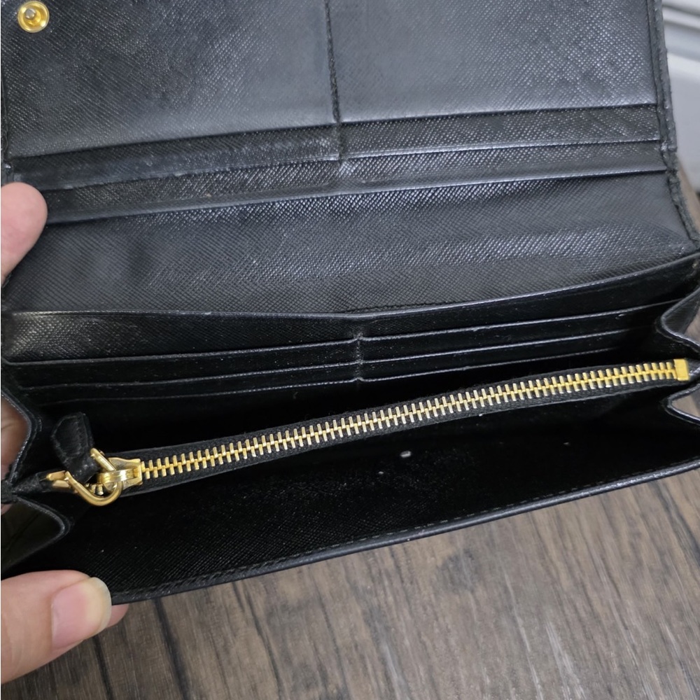 Prada Black Saffiano Leather Wallet - Picture 2 of 8
